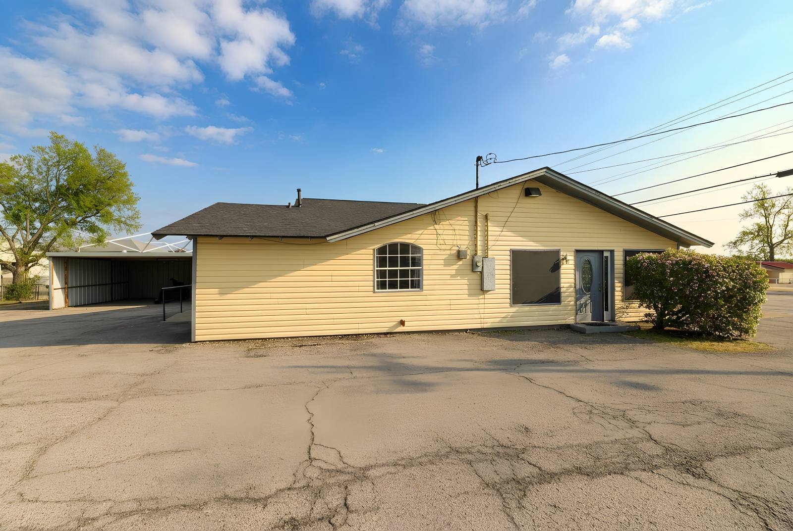 008 1005 Fort Worth Highway Weatherford Texas USA