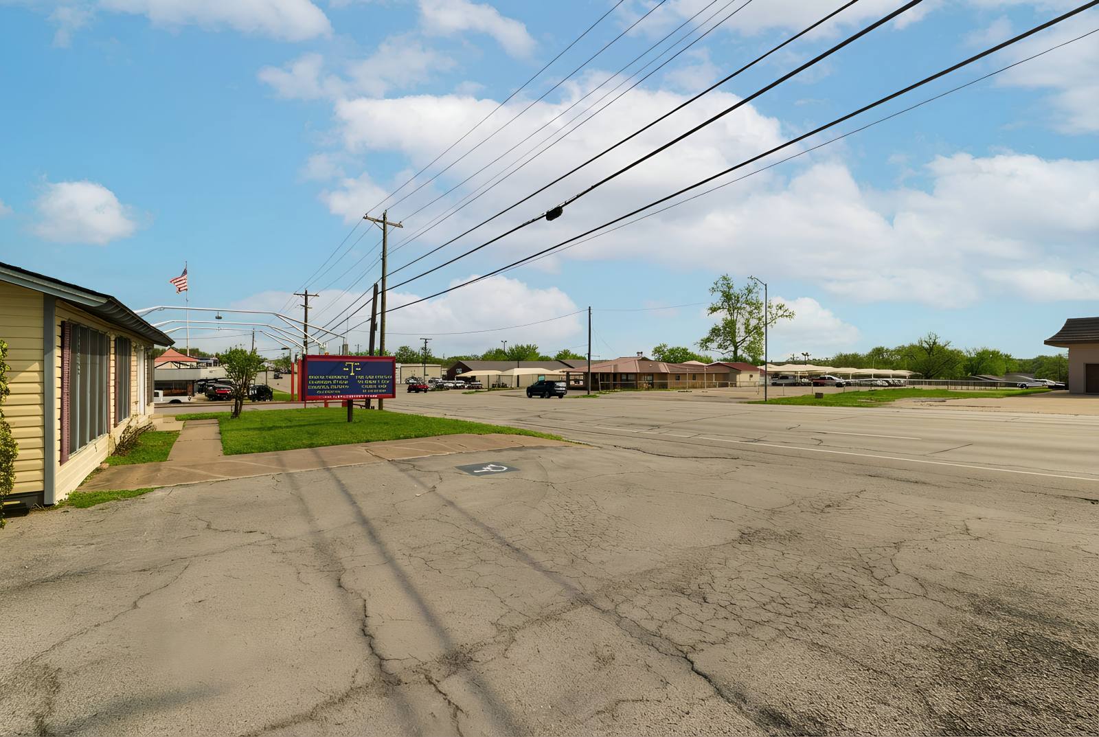 009 1005 Fort Worth Highway Weatherford Texas USA