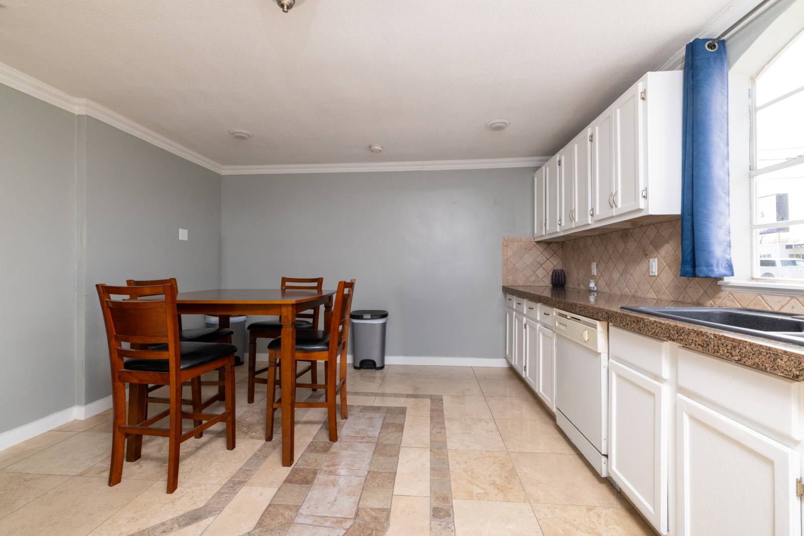 015 1005 Fort Worth Highway Weatherford Texas USA