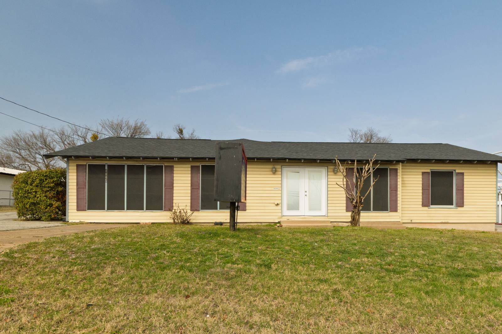 033 1005 Fort Worth Highway Weatherford Texas USA