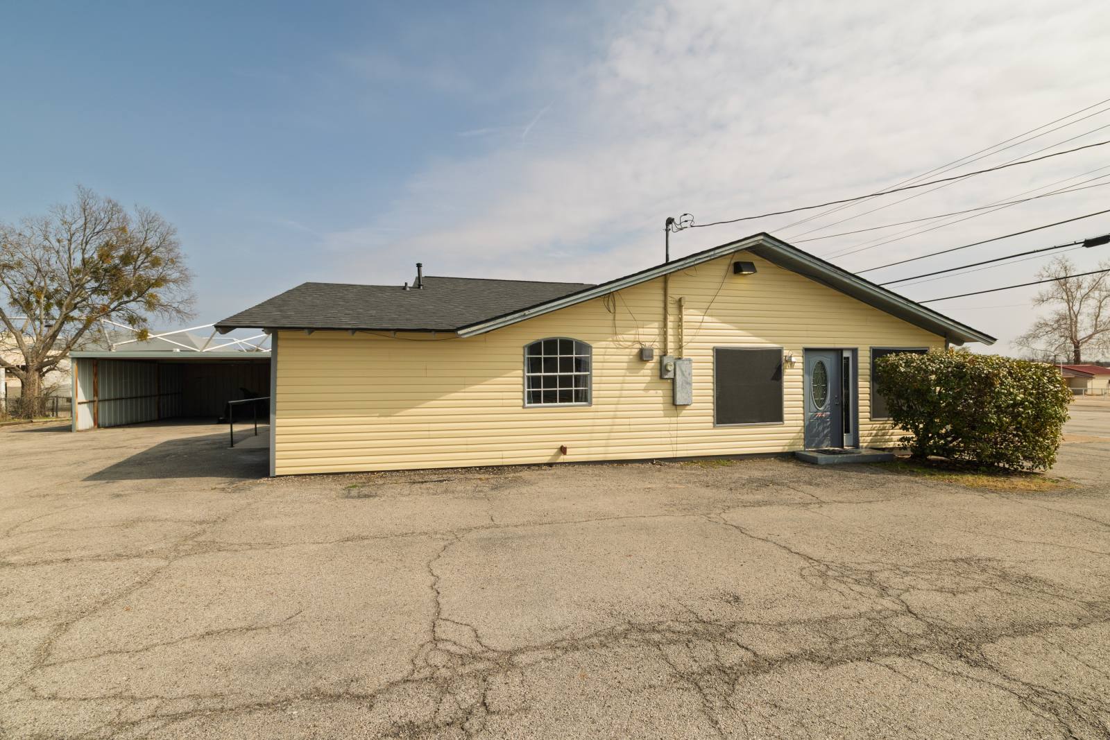 039 1005 Fort Worth Highway Weatherford Texas USA