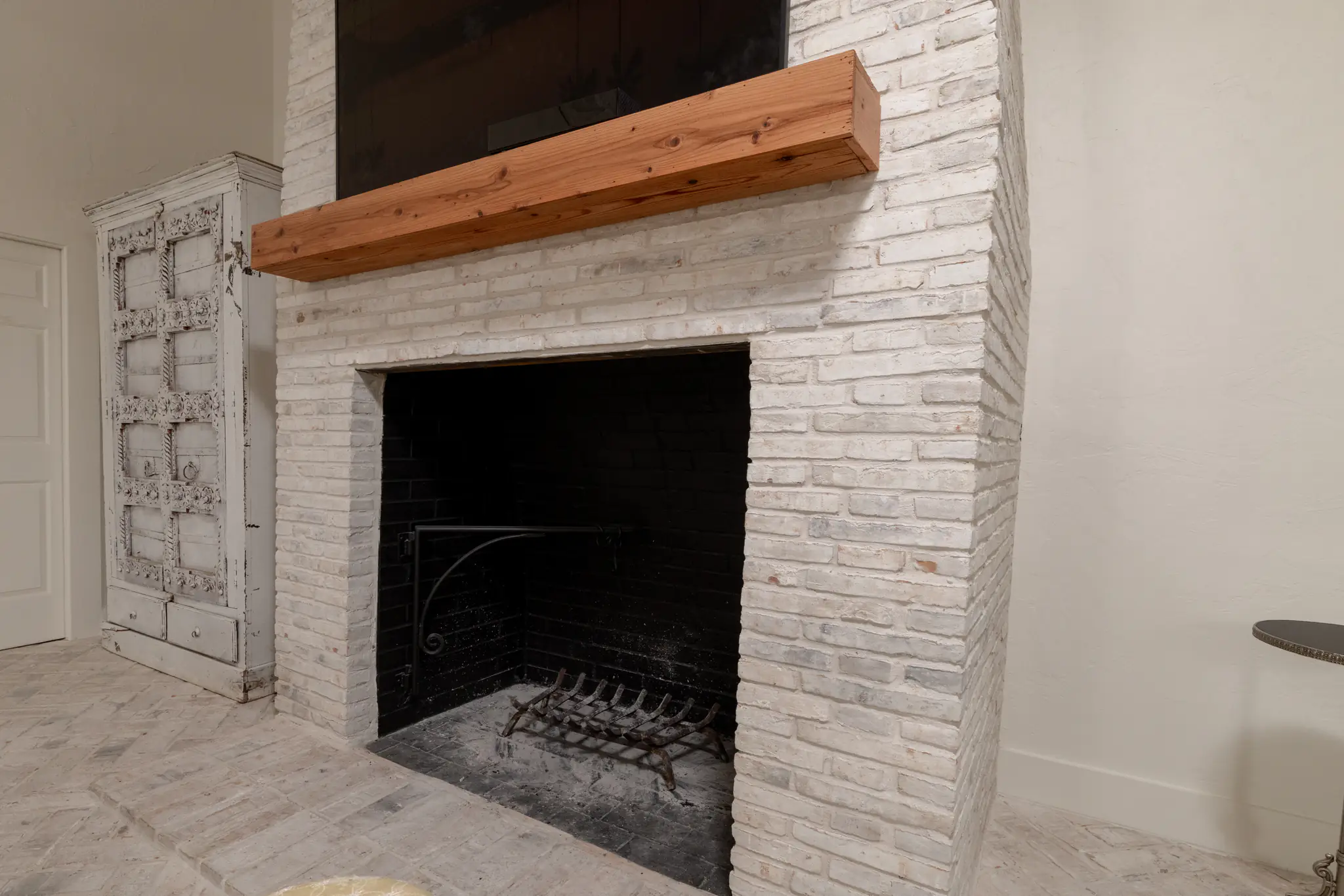 Photo 34 of 82