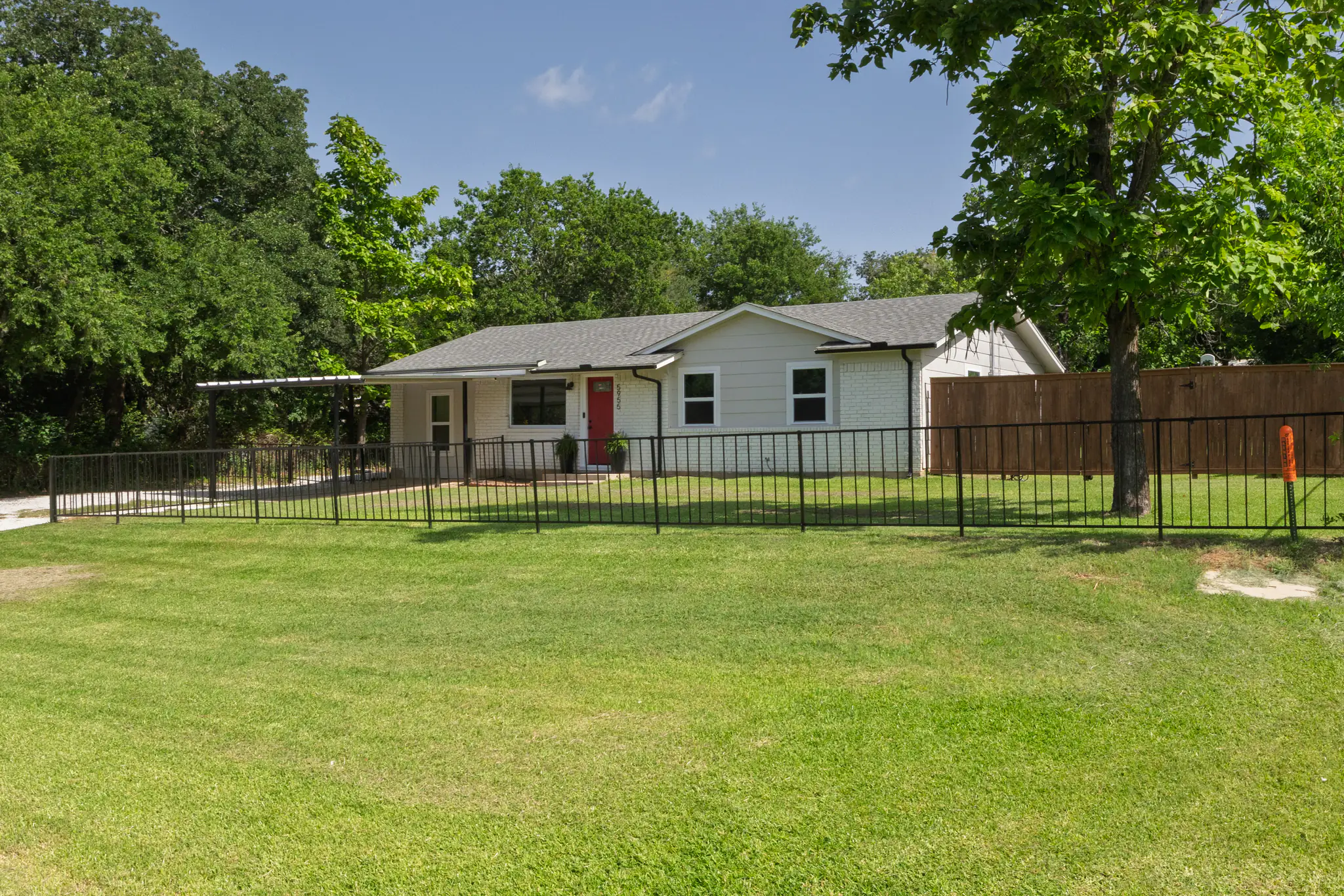 Photo 4 of 62