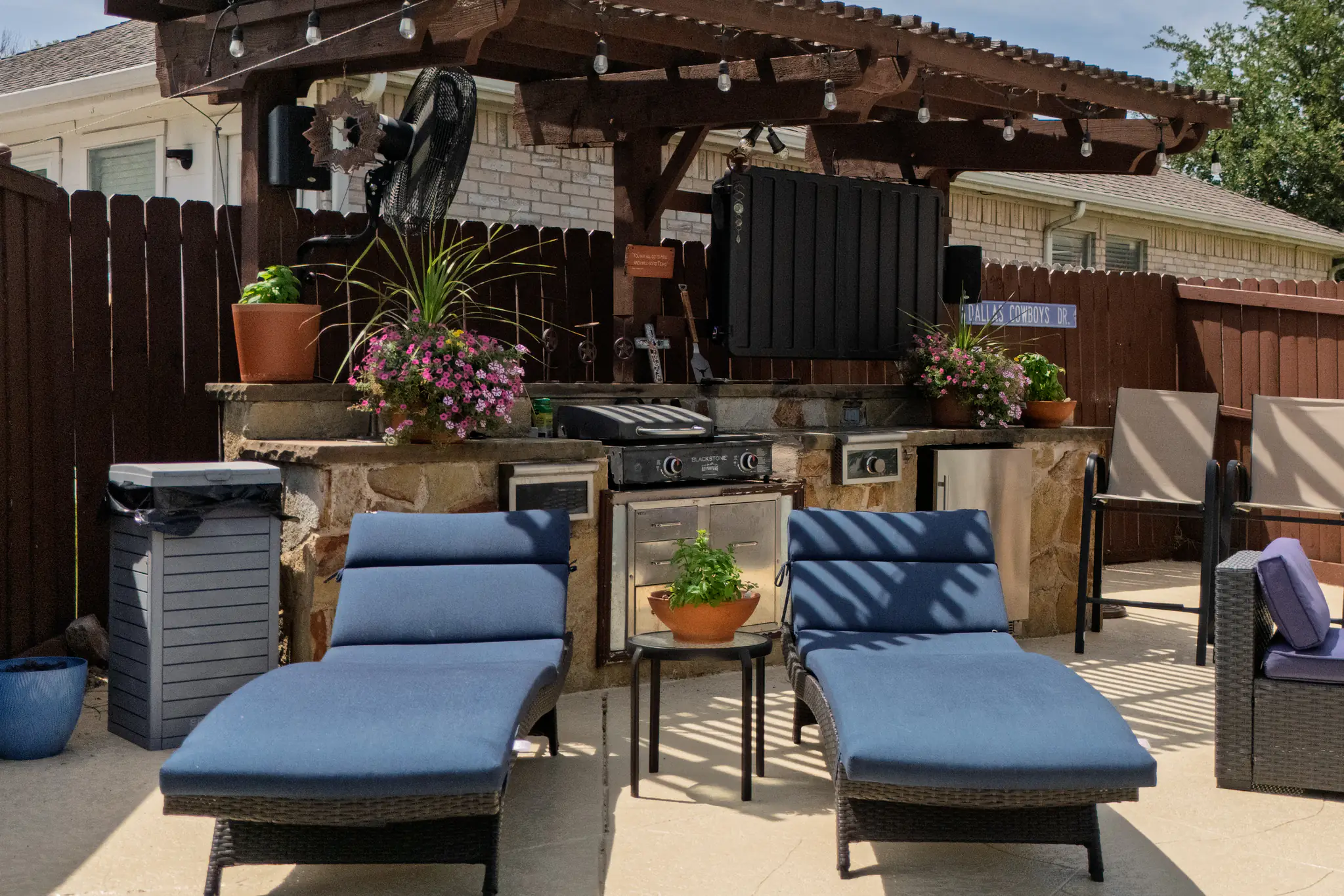 Photo 37 of 51